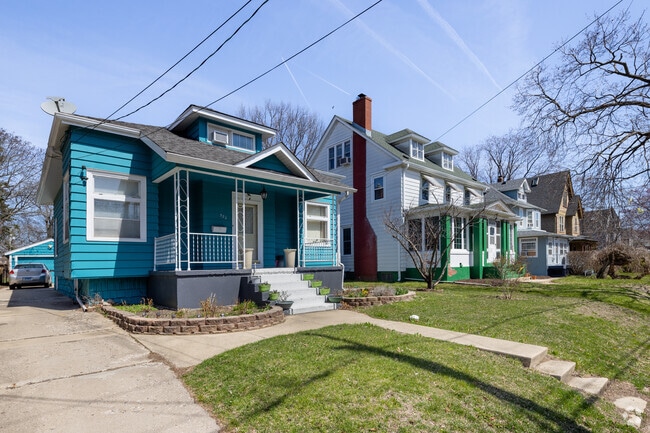 Minimal Traditional bungalows are common home styles within Lake Cogardens.