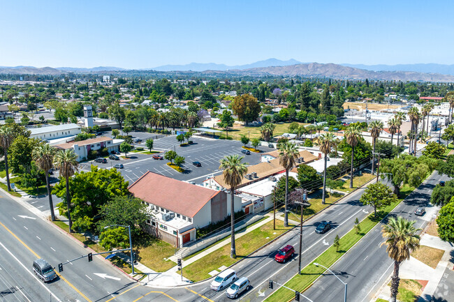 The St. Thomas The Apostle School offers a sprawling campus when viewed from above.