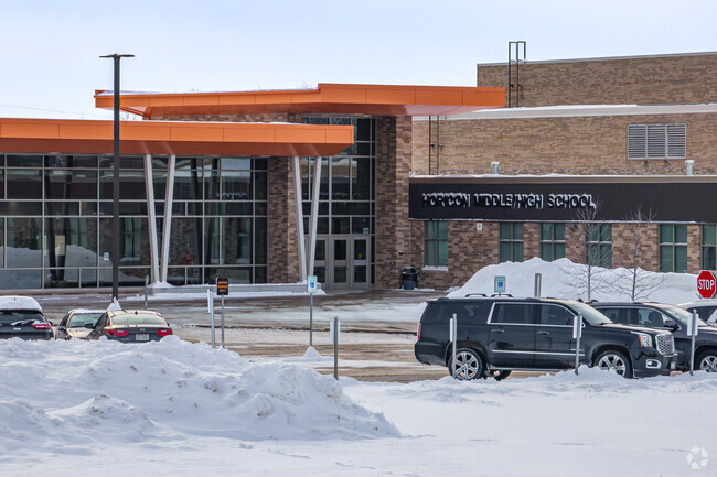 Horicon High School has 269 students in grades 9-12 with a student-teacher ratio of 16 to 1.