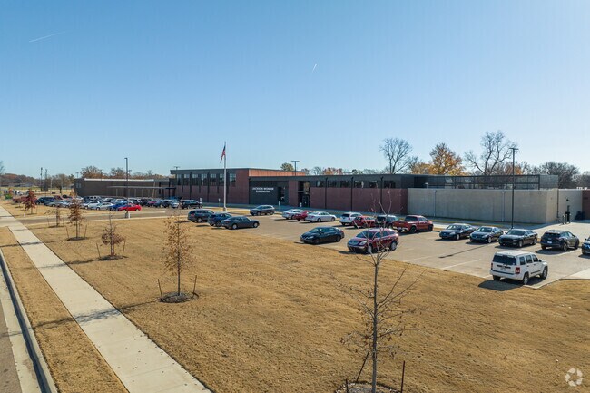 Jackson-Wonder Elementary offers classes for students in grades PK-6.