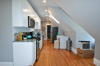 6 South St Unit uni3 2-bed 1-bath, Boston, MA 02135
