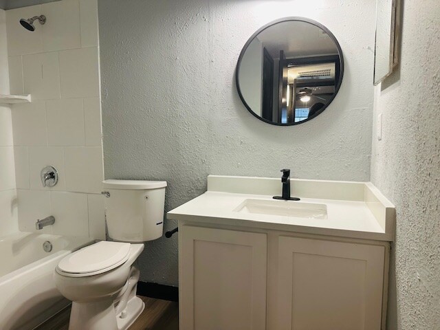 301 Tri City Beach Rd unit 4, Baytown, TX 77520 - photo 4