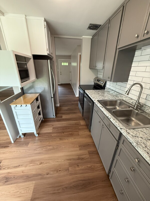 1036 Scott St, Midland, MI 48642 - photo 5