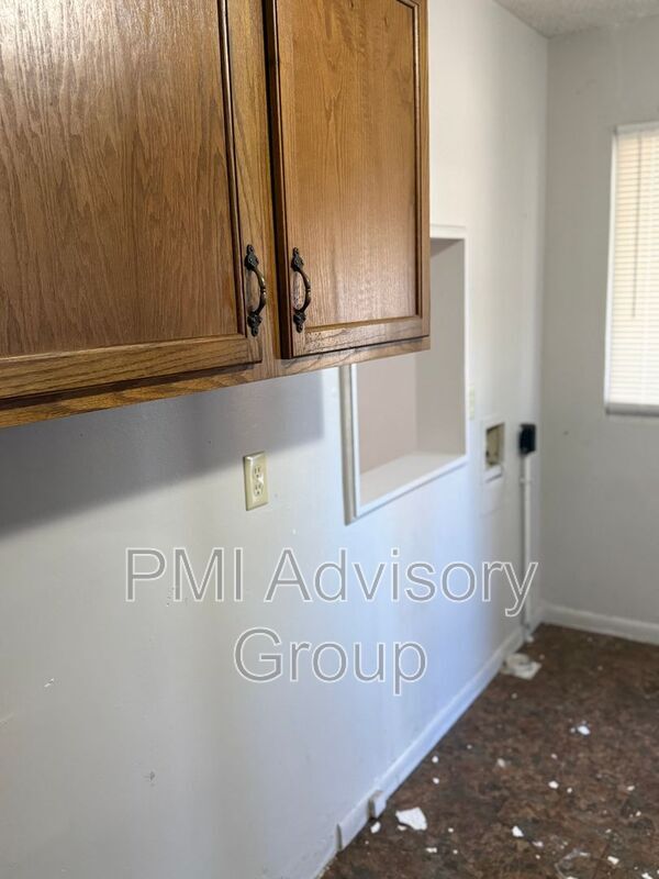 1817 SW 71st Terrace, Topeka, KS 66619 - photo 3