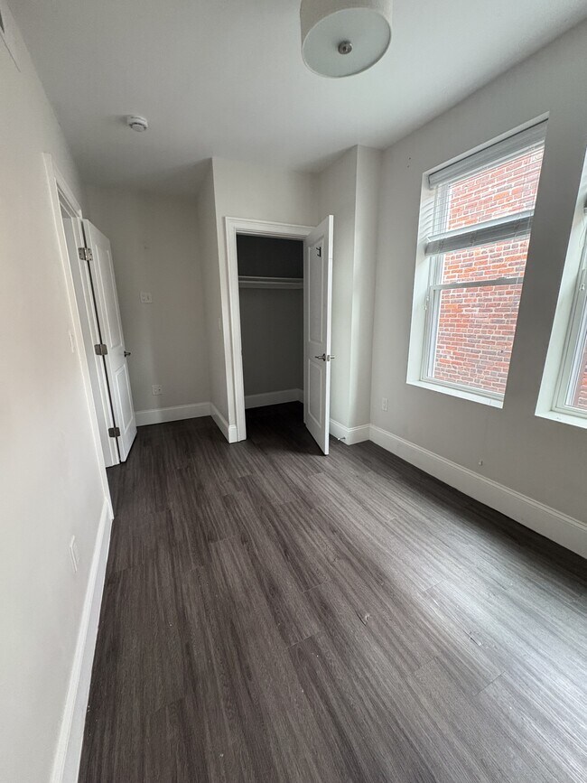 147 E Cottage St unit 3, Dorchester, MA 02125 - photo 5