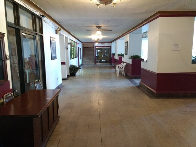 1110 13th Ave unit 1 Bedroom, Altoona, PA 16601 - photo 3