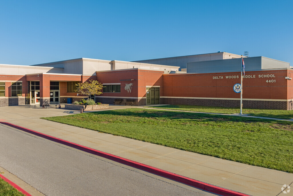 Delta Wood Middele School Main Entrance