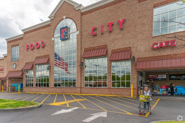 Borden Village have access to shops and the Food City grocery store along Eastman Road.