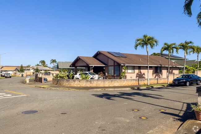 Wahiawa’s midcentury homes deliver Old Hawaii charm, with new builds $690k–$900k.