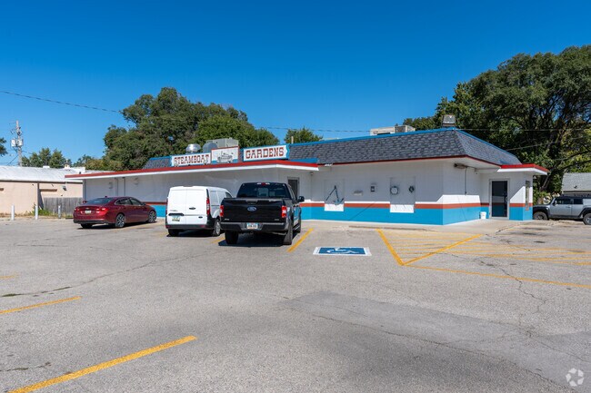 Steamboat Gardens still faithfully serves meals for the Edison neighborhood after over 90 years.