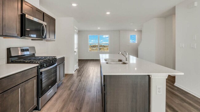 431 Lakeshore Ct, St. Charles, IL 60174 - photo 6