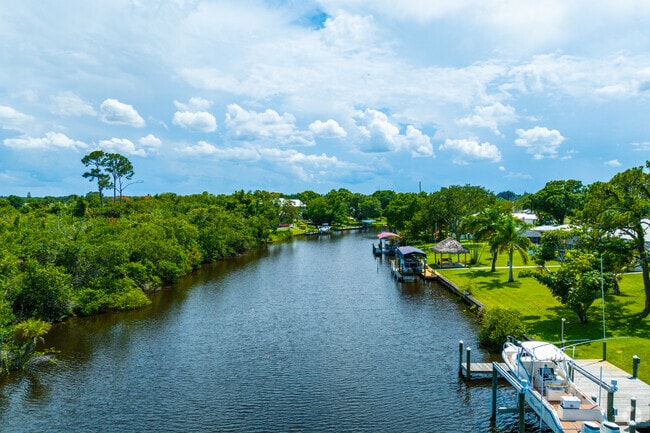 The area is named River Park for obvious reasons.