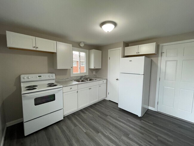 U-Crest Apartments, Buffalo, NY 14225 - photo 4