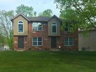 1415 Village Circle Dr, Glen Carbon, IL 62034