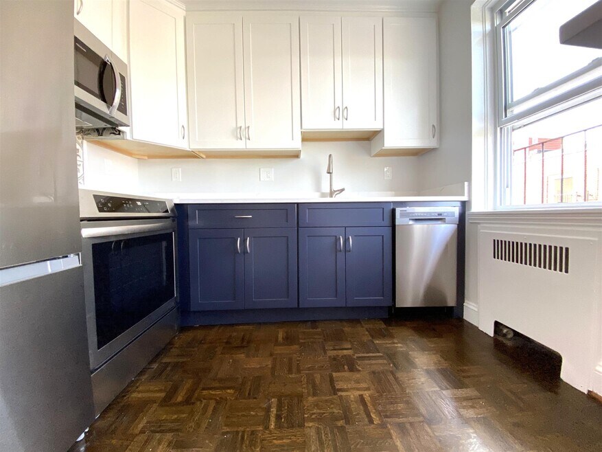 Cambridge Court unit R5B, Cambridge, MA 02139 - photo 1