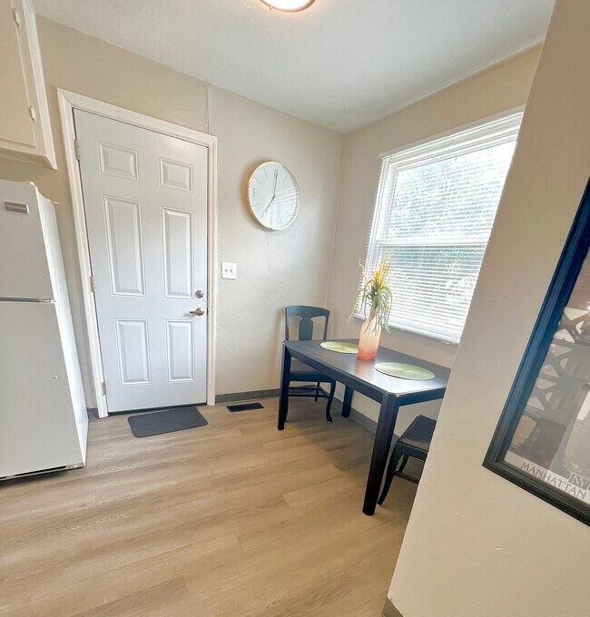 2386 Velma Ave, Columbus, OH 43211 - photo 3