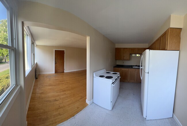 172 Cliff St unit 7, Burlington, VT 05401 - photo 3
