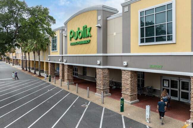 Countryside families have convenient access to a nearby Publix for their grocery needs.