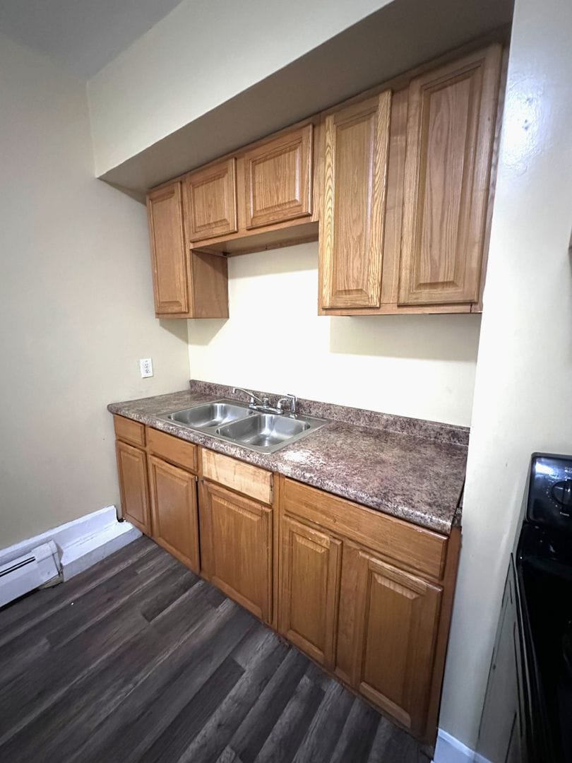 79 Wesleyan Ave unit 2, Providence, RI 02907 - photo 1