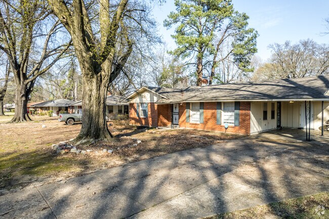 Cozy ranch homes can be found in Whitehaven.