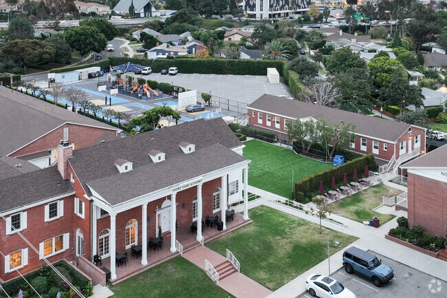 Notre Dame Academy High School is with a student-teacher ratio of 7 to 1