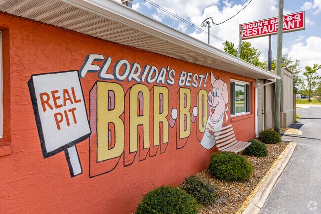 Brookridge is home to Biguns BBQ restaurant, Floridas Best Bar-B-Q.
