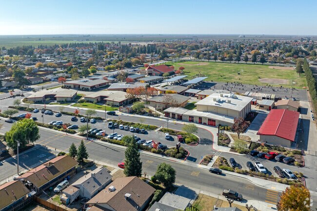 Kerman Middle School is situated in a quiet neighborhood.