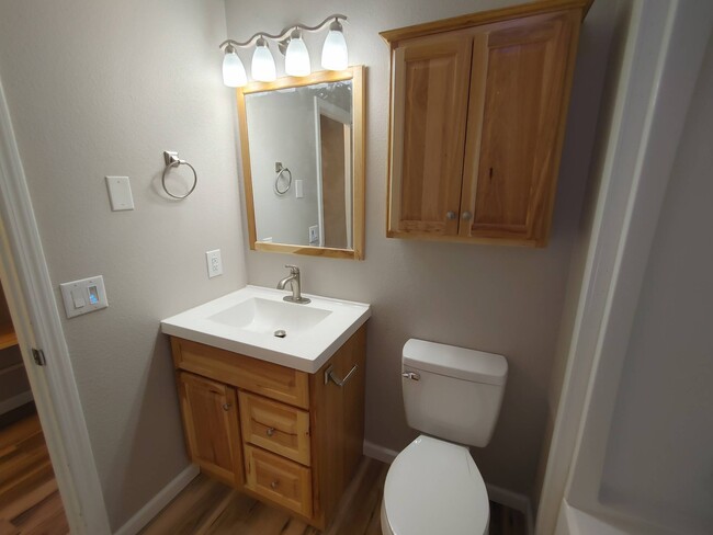 566 N Bailey St, Palmer, AK 99645 - photo 5