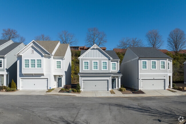 Single family homes in Calhoun average around $300,000.