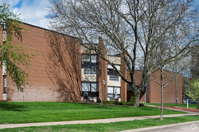 St. Joseph Cathedral School serves grades PreK-2.