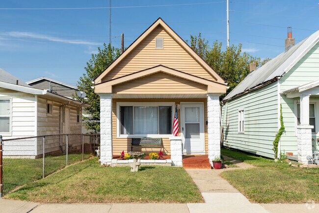 Homes in Lamasco range from 700 to 3,000 square feet.