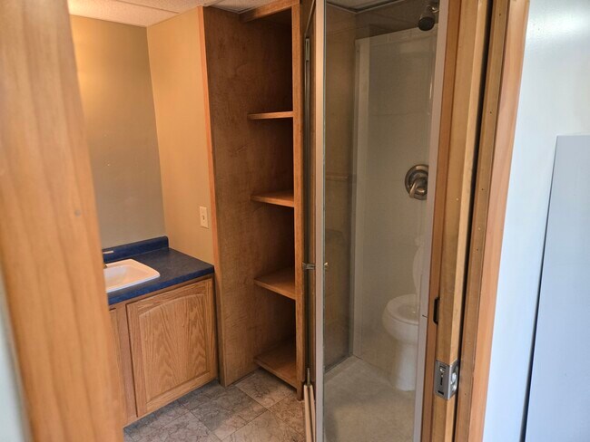 87 Essex St unit Essex1stfloor, Lewiston, ME 04240 - photo 4