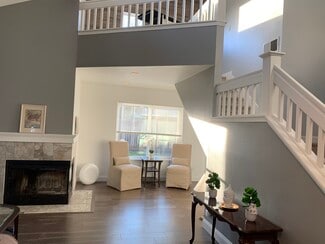 2103 Bedford St, Santa Rosa, CA 95404