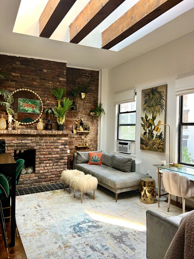 329 W 19th St Unit ID1318248P, New York, NY 10011