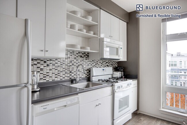 445 Artisan Way unit FL5-ID154A, Somerville, MA 02145 - photo 6