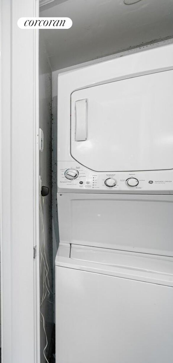 23-33-33 31st Rd, Queens, NY 11106 - photo 5