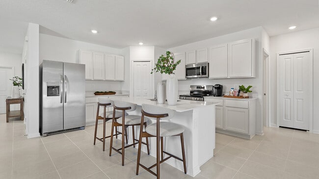 2150 Lasso Loop, Eagle Lake, FL 33839 - photo 3