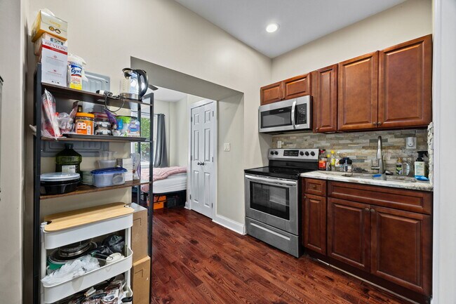 4633 Walnut St unit B, Philadelphia, PA 19139 - photo 5