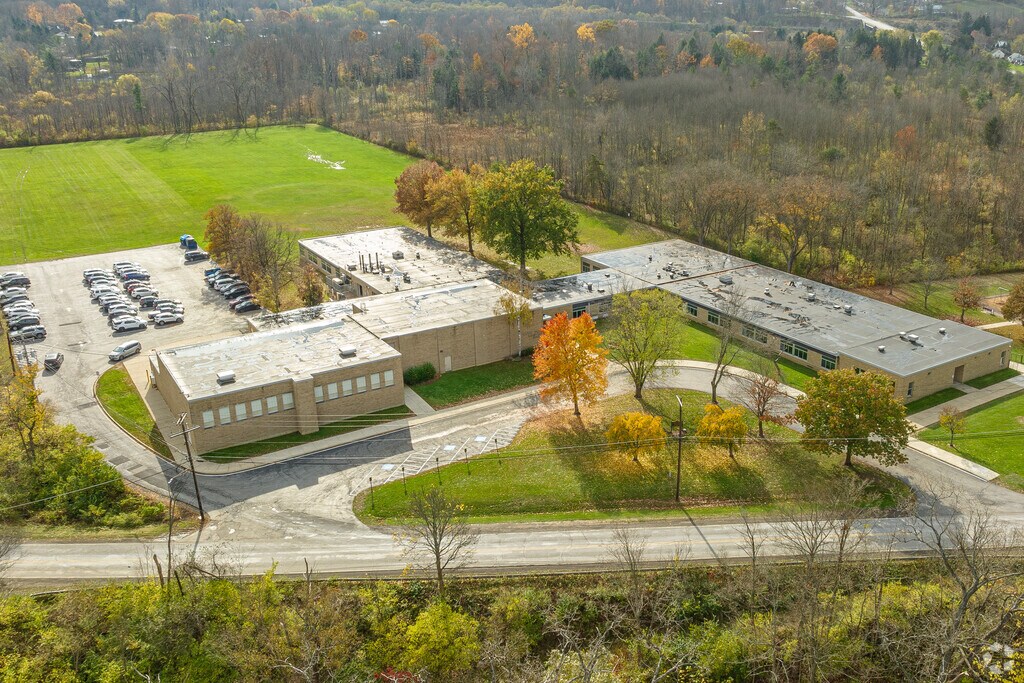Boston Valley Elementary School is a public school in Boston, NY in a fringe with 219 students.