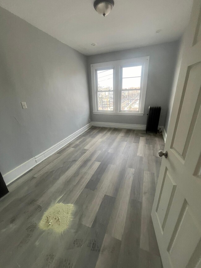 158 Maple Ave 3L