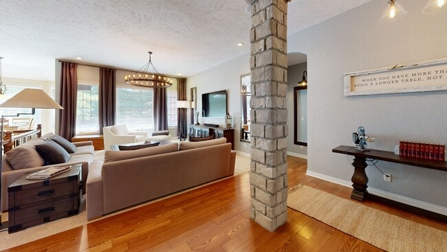 3094 W Cedarbluff Dr, Springfield, MO 65810 - photo 2