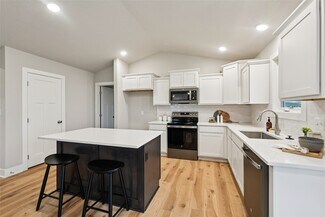 240 NW Lavelle Dr, Waukee, IA 50263