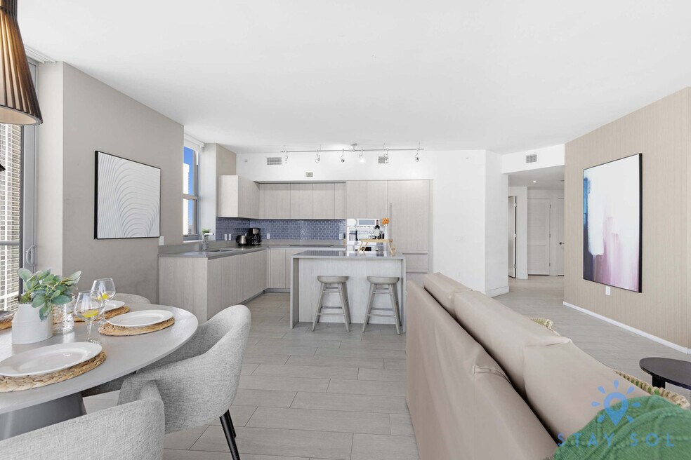 4112 Jimmy Buffett Mem Hwy unit ID1227203P, Hollywood, FL 33019 - photo 1