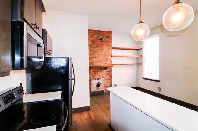 1533 Pleasant St, Cincinnati, OH 45202 - photo 6