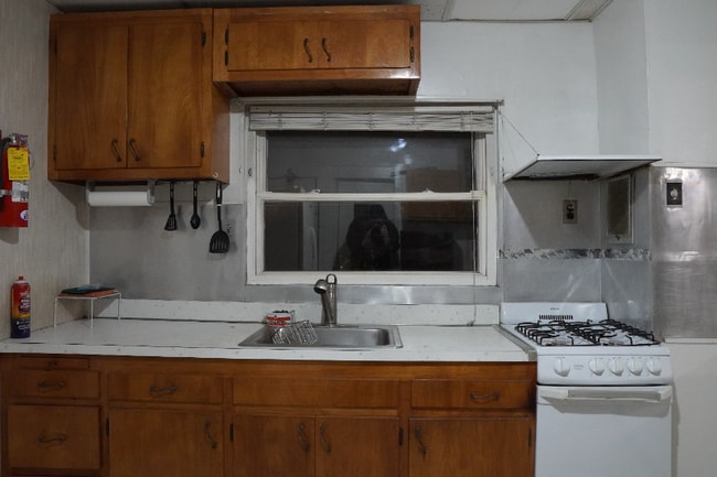 136 Stephens St, Belleville, NJ 07109 - photo 2