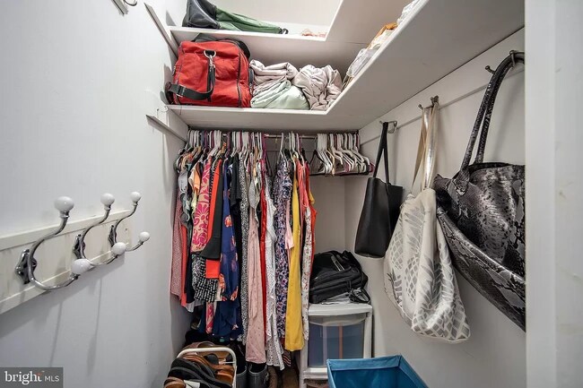 10684 Weymouth St unit 103, Bethesda, MD 20814 - photo 6