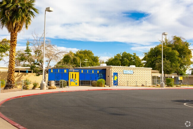 Lewis E Row Elementary School Photo 5
