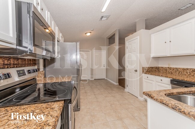 12187 Silver Saddle Dr, Jacksonville, FL 32258 - photo 4