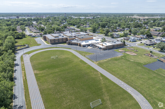 Coolidge Middle School is located conveniently in a residential area.