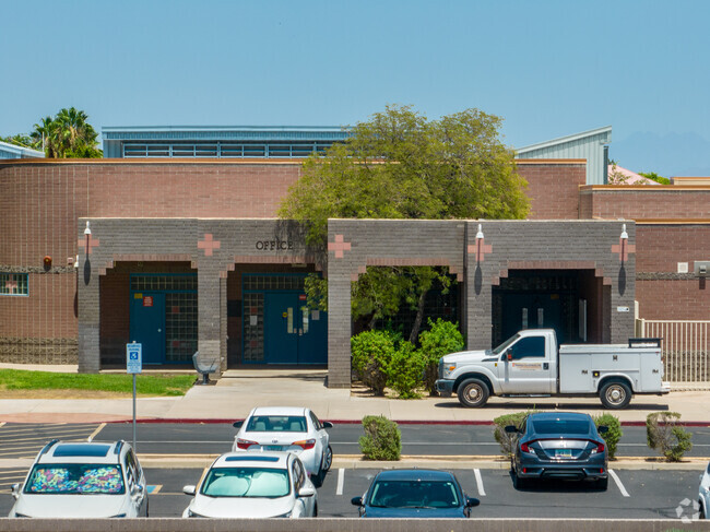 Kyrene de la Esperanza School.